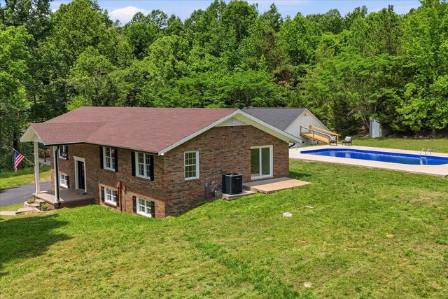 1802 Waynesboro Hwy, Hohenwald, TN 38462