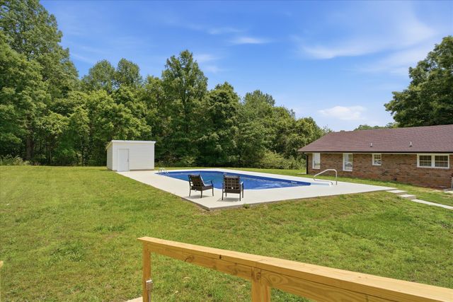 1802 Waynesboro Hwy, Hohenwald, TN 38462