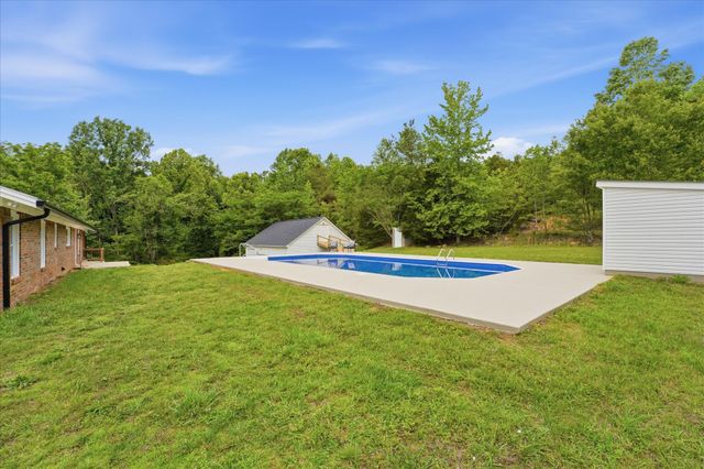 1802 Waynesboro Hwy, Hohenwald, TN 38462