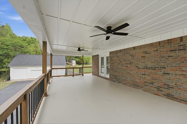 1802 Waynesboro Hwy, Hohenwald, TN 38462