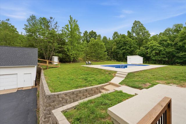 1802 Waynesboro Hwy, Hohenwald, TN 38462