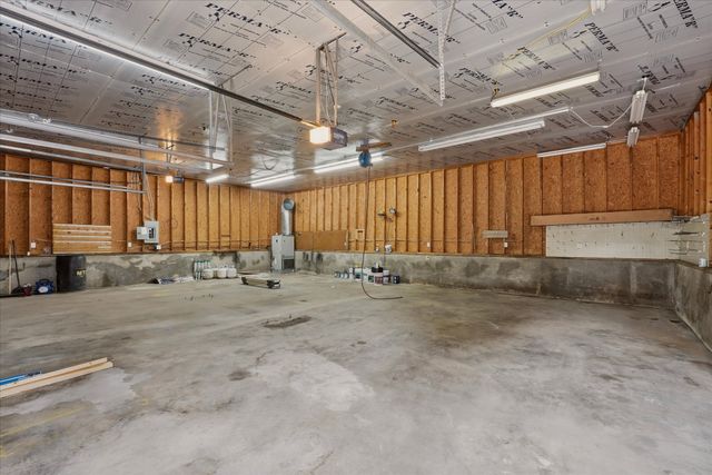 1802 Waynesboro Hwy, Hohenwald, TN 38462