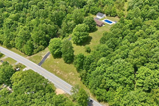 1802 Waynesboro Hwy, Hohenwald, TN 38462