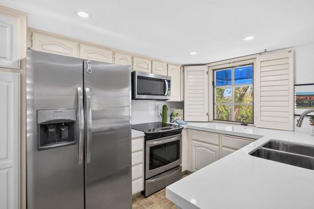 500 E Amado Road 313, Palm Springs, CA 92262