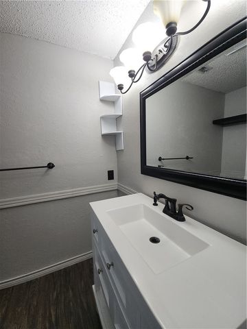 5221 Cromwell Dr, Corpus Christi, TX 78413