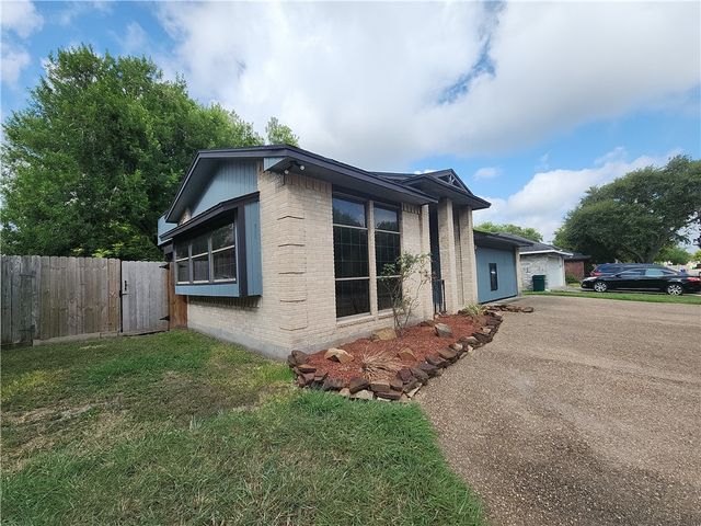 5221 Cromwell Dr, Corpus Christi, TX 78413