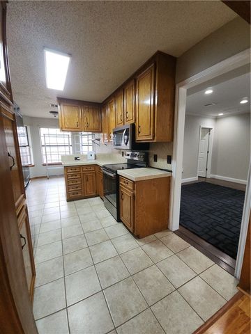 5221 Cromwell Dr, Corpus Christi, TX 78413