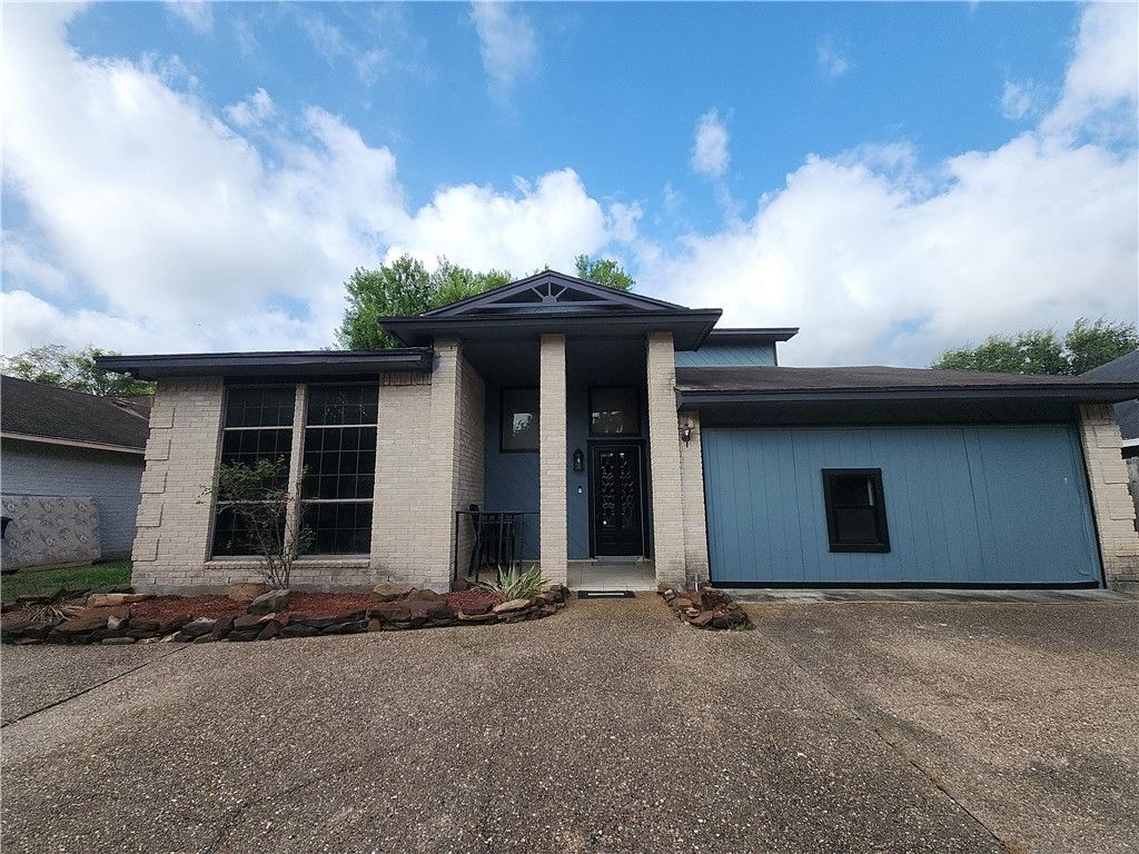 5221 Cromwell Dr, Corpus Christi, TX 78413