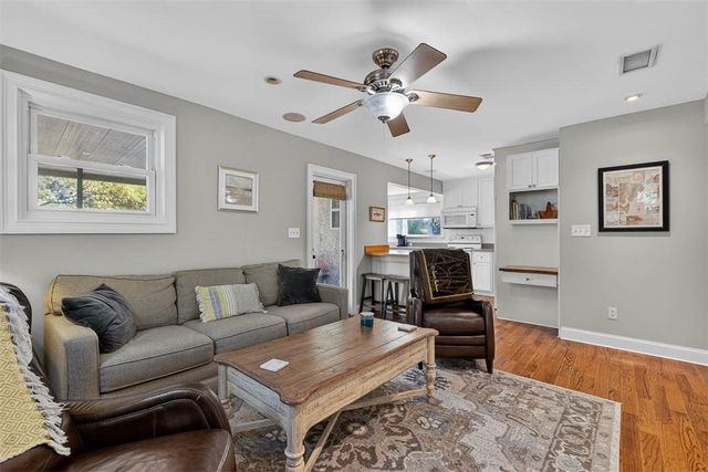 7 Stewart Ave, St Simons Island, GA 31522