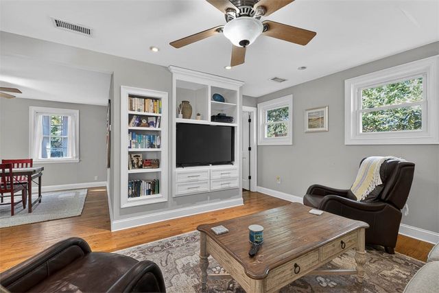 7 Stewart Ave, St Simons Island, GA 31522