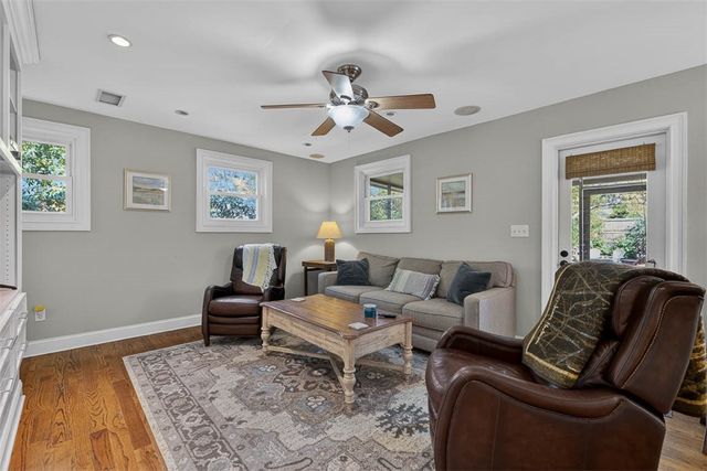 7 Stewart Ave, St Simons Island, GA 31522