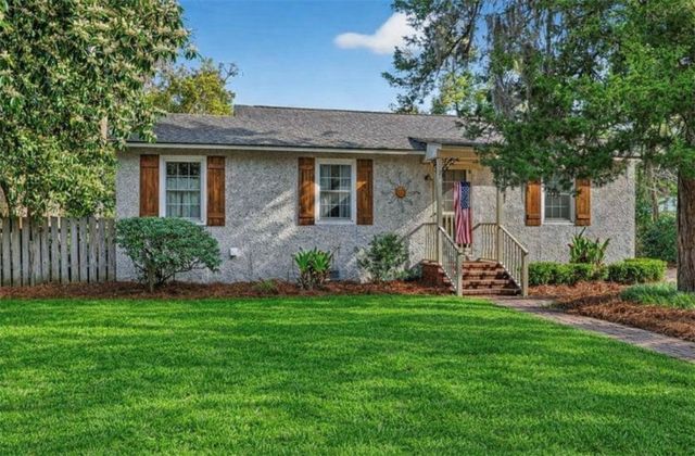 7 Stewart Ave, St Simons Island, GA 31522