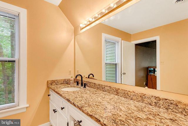 13030 RIVER HILLS DR, Midlothian, VA 23113