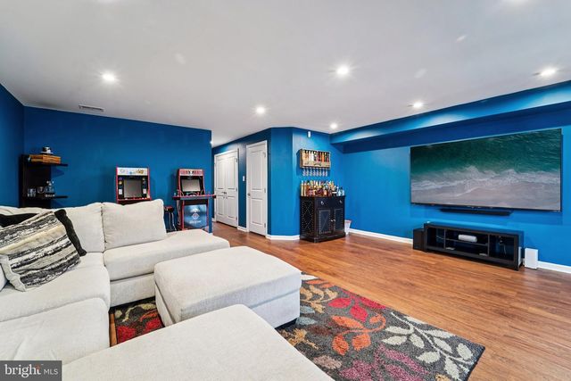 33 ELLA LN, Mount Holly, NJ 08060