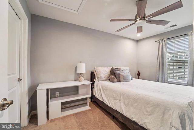 33 ELLA LN, Mount Holly, NJ 08060