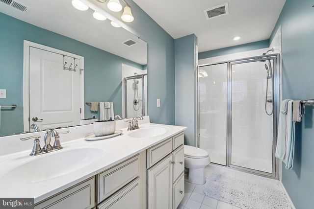 33 ELLA LN, Mount Holly, NJ 08060