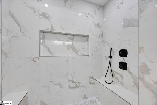 106 West Avenue, Greenville, SC 29611