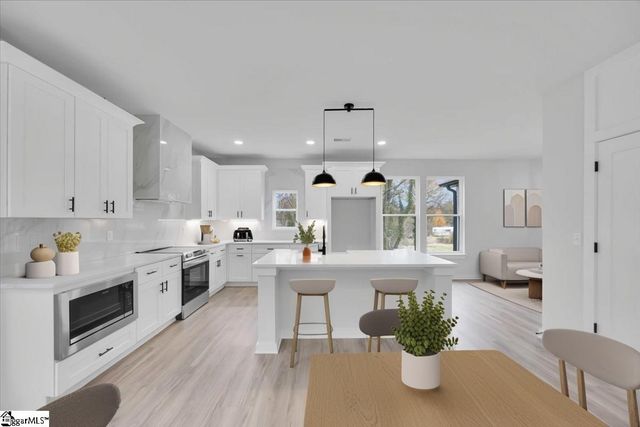 106 West Avenue, Greenville, SC 29611