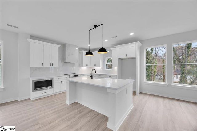 106 West Avenue, Greenville, SC 29611