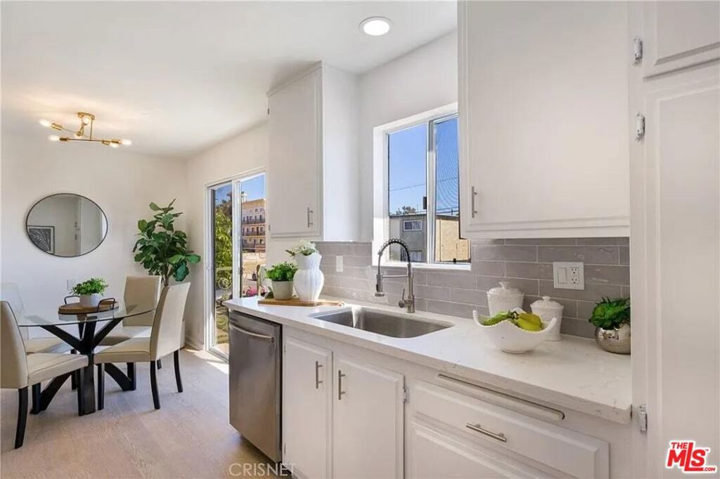4350 Berryman Avenue 10, Los Angeles, CA 90066 — photo 5