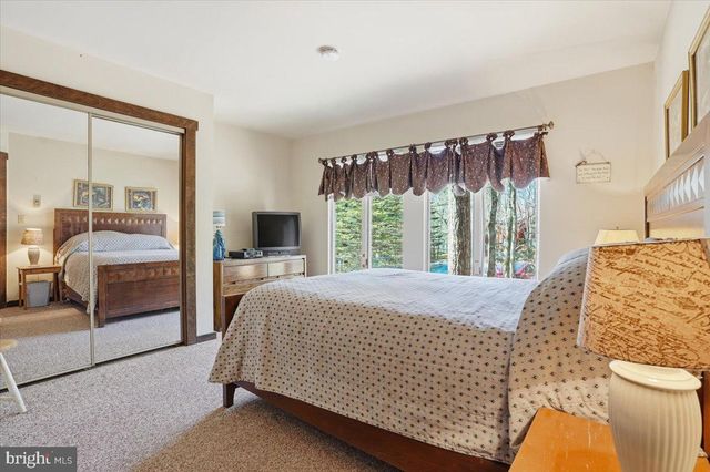 39 RUFFED GROUSE CT, Lake Harmony, PA 18624