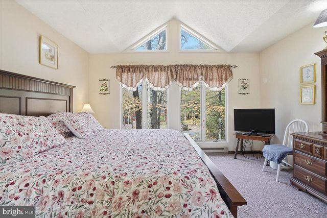 39 RUFFED GROUSE CT, Lake Harmony, PA 18624