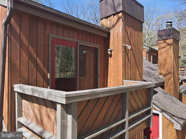 39 RUFFED GROUSE CT, Lake Harmony, PA 18624