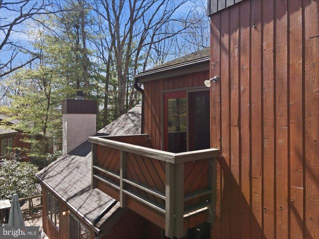 39 RUFFED GROUSE CT, Lake Harmony, PA 18624