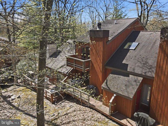 39 RUFFED GROUSE CT, Lake Harmony, PA 18624