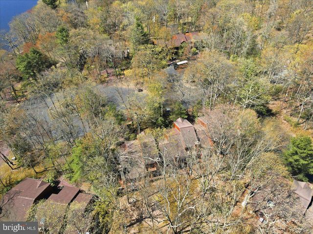 39 RUFFED GROUSE CT, Lake Harmony, PA 18624