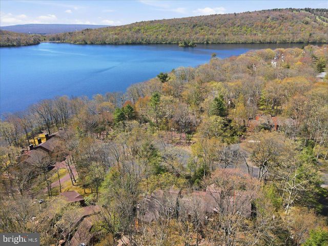 39 RUFFED GROUSE CT, Lake Harmony, PA 18624