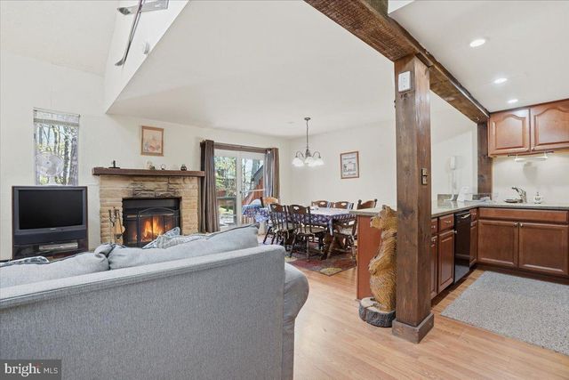 39 RUFFED GROUSE CT, Lake Harmony, PA 18624