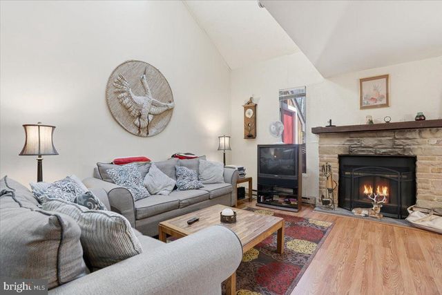 39 RUFFED GROUSE CT, Lake Harmony, PA 18624