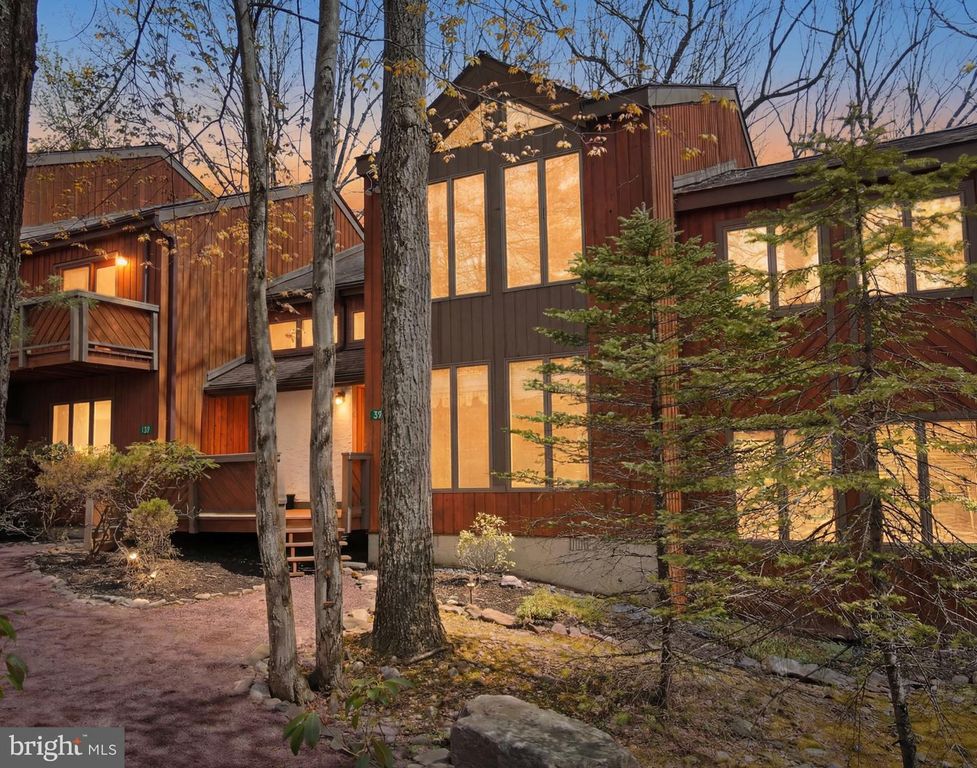 39 RUFFED GROUSE CT, Lake Harmony, PA 18624