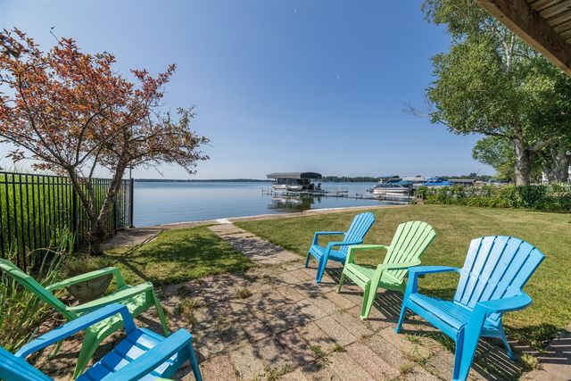 2918 E Shore Drive, Portage, MI 49002