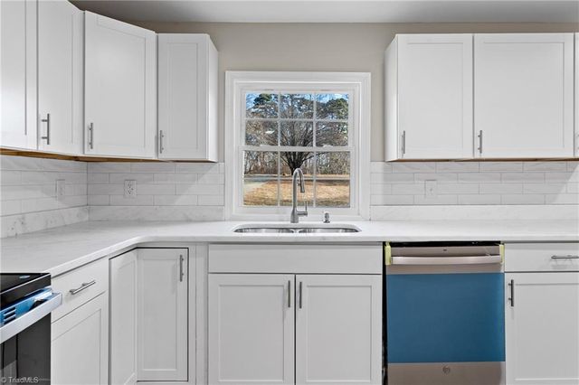 3001 PILOT VIEW CHURCH Road, Yadkinville, NC 27055