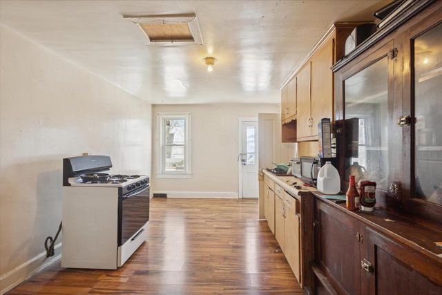 110 N CLAY STREET, Green Bay, WI 54301