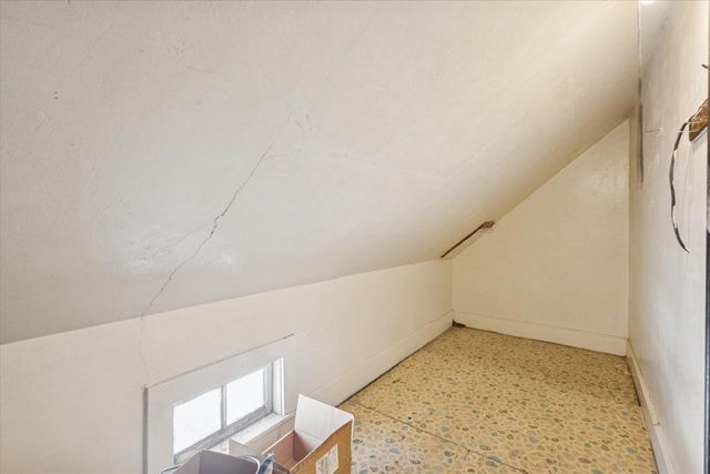 110 N CLAY STREET, Green Bay, WI 54301