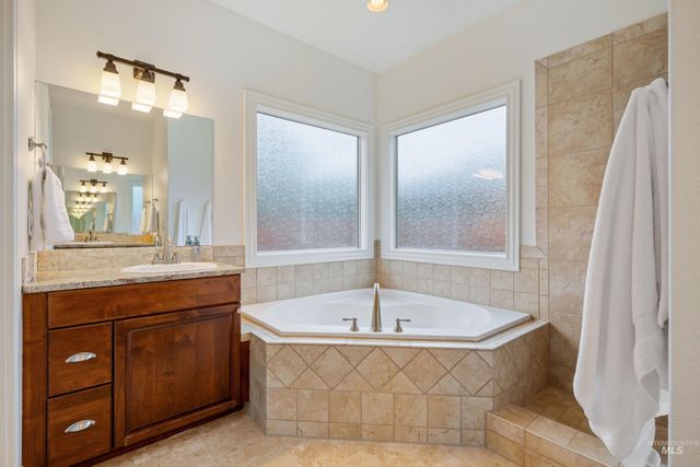 652 E Bonita Canyon, Meridian, ID 83646