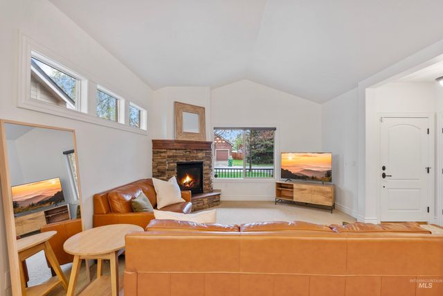 652 E Bonita Canyon, Meridian, ID 83646