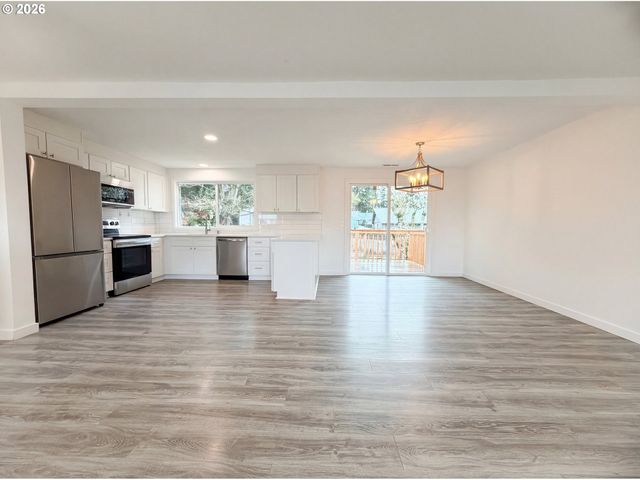 2409 Se HIGGINS Dr, Vancouver, WA 98683