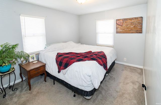 2141 Sweetser Avenue, Evansville, IN 47714