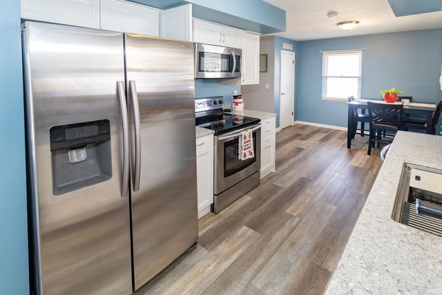 2141 Sweetser Avenue, Evansville, IN 47714