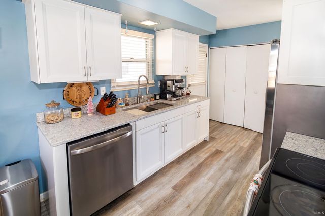 2141 Sweetser Avenue, Evansville, IN 47714