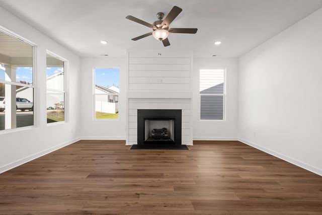 7092 Sutton Drive, White House, TN 37188