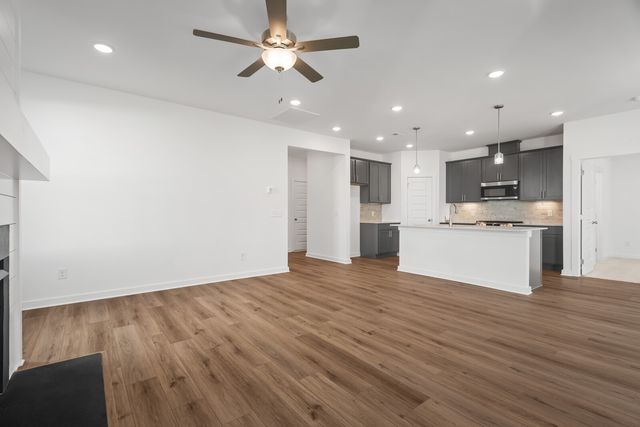 7092 Sutton Drive, White House, TN 37188