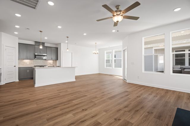 7092 Sutton Drive, White House, TN 37188