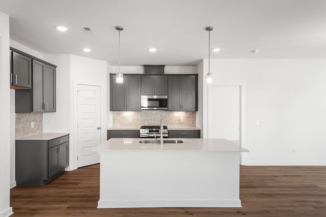 7092 Sutton Drive, White House, TN 37188