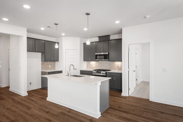 7092 Sutton Drive, White House, TN 37188