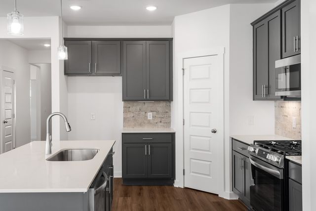 7092 Sutton Drive, White House, TN 37188